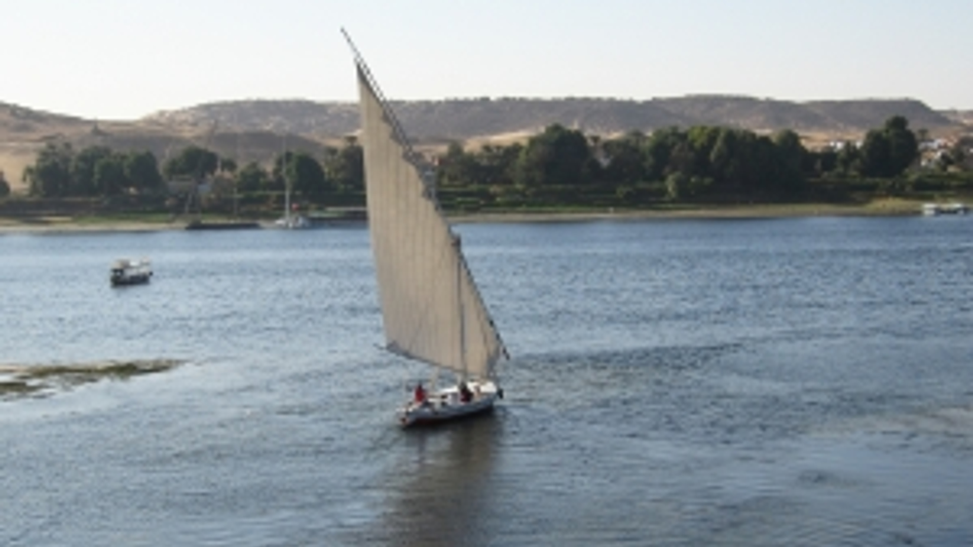 1323974_felluca_on_the_nile.jpg