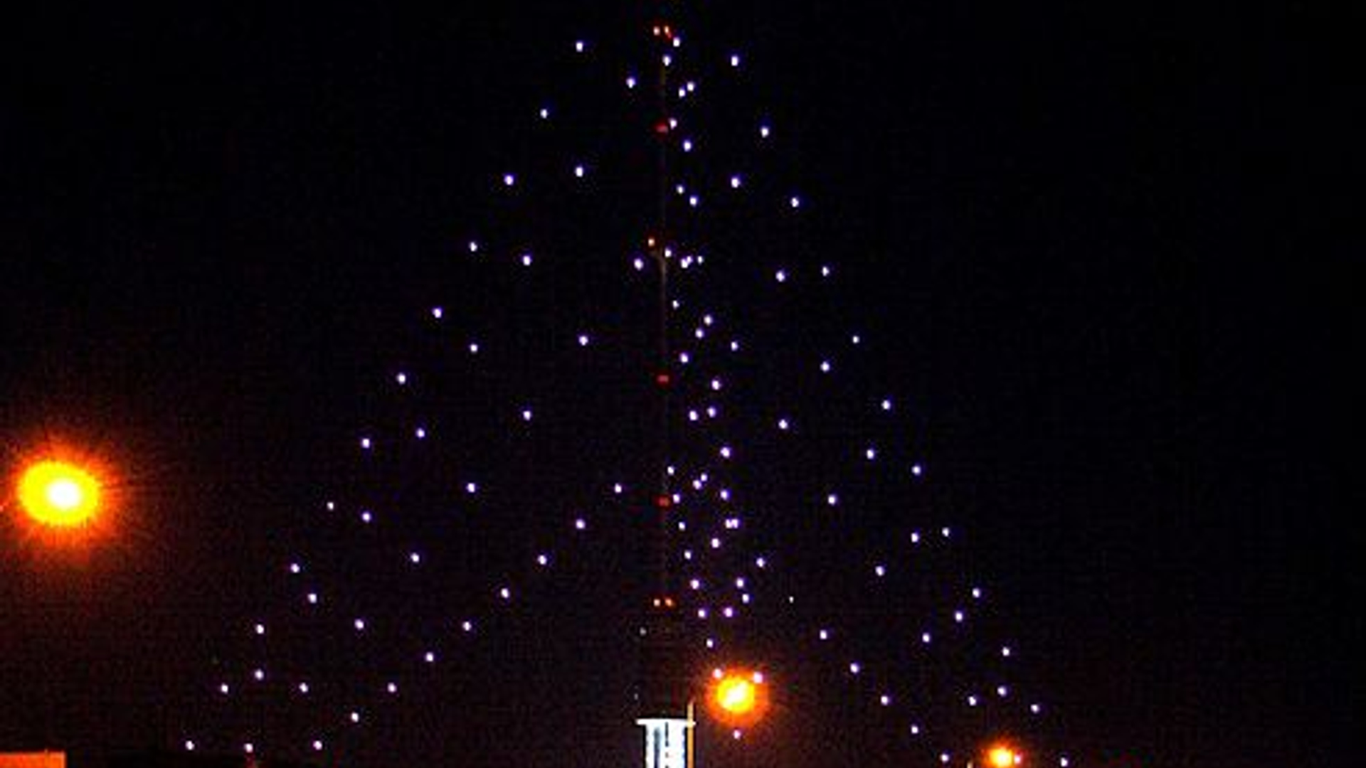 493px-Lopik_zendmast_in_kersttijd.jpg