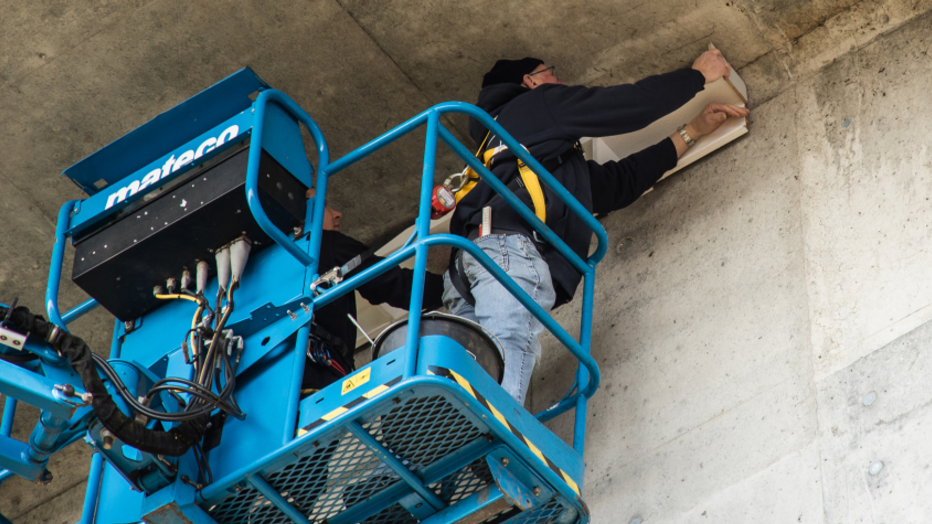 Plaatsen zwaluwkunstnest