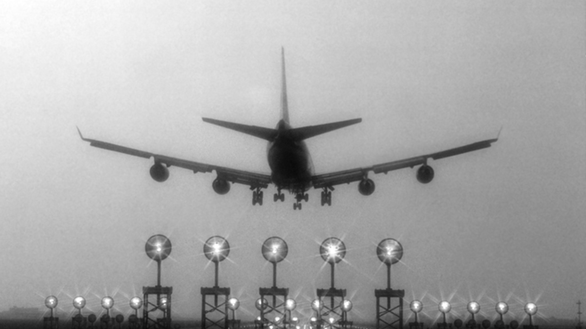 airplane-landing-1486116.jpg