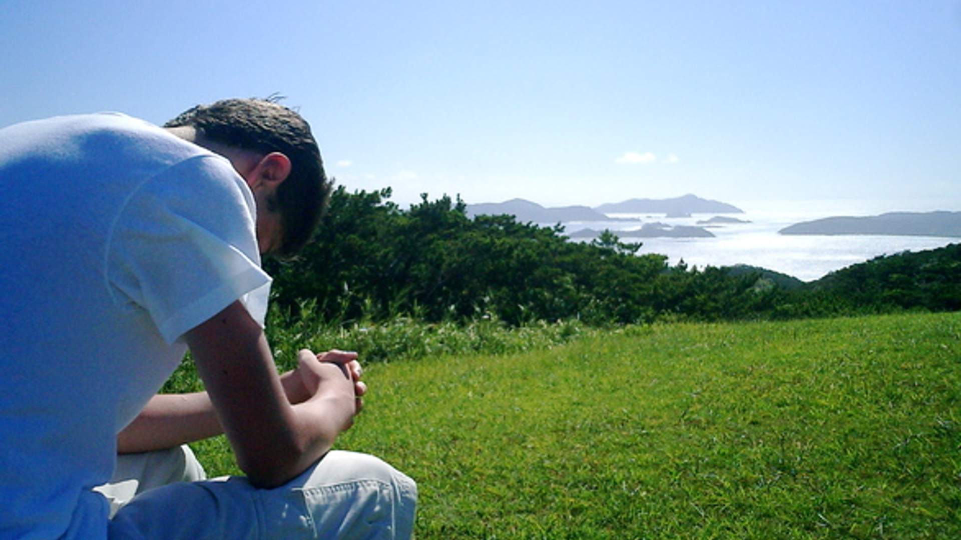 simply-pray-1316920.jpg