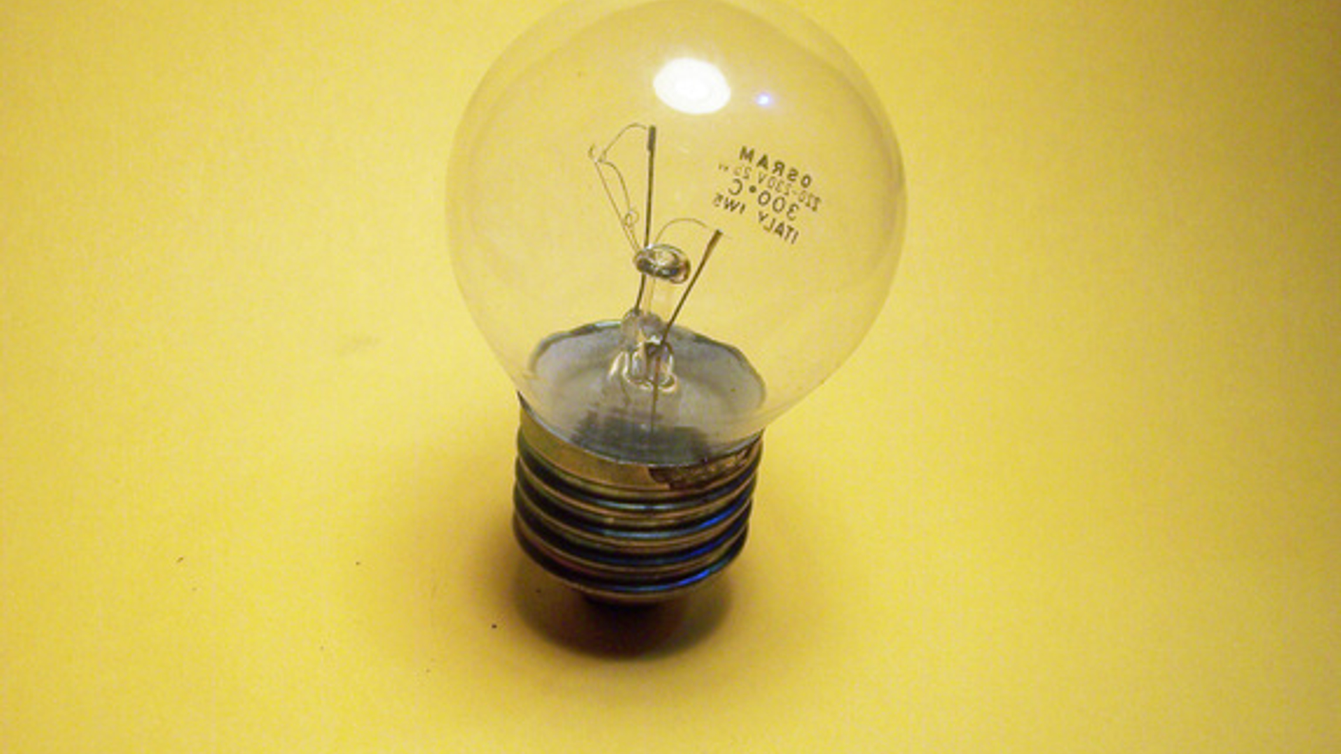 light-bulb-on-yellow-1426164.jpg