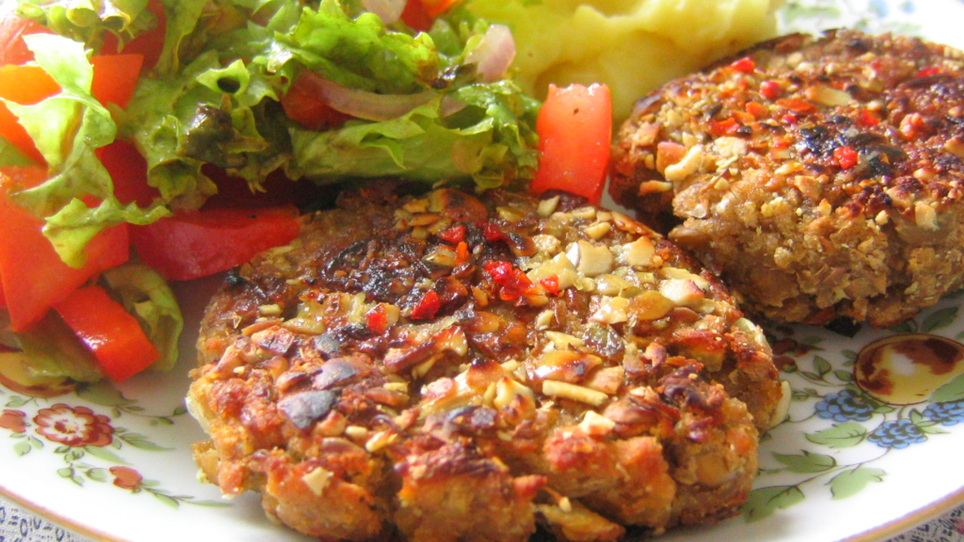 Vegan_patties_with_potatoes_and_salad.jpg