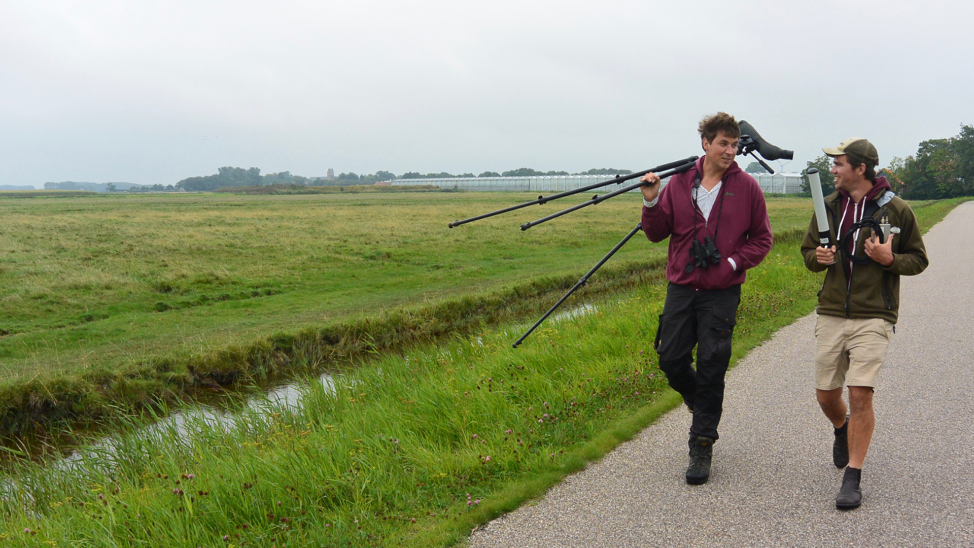 Onderzoekers Jelle Loonstra (l) en Mo Verhoeven