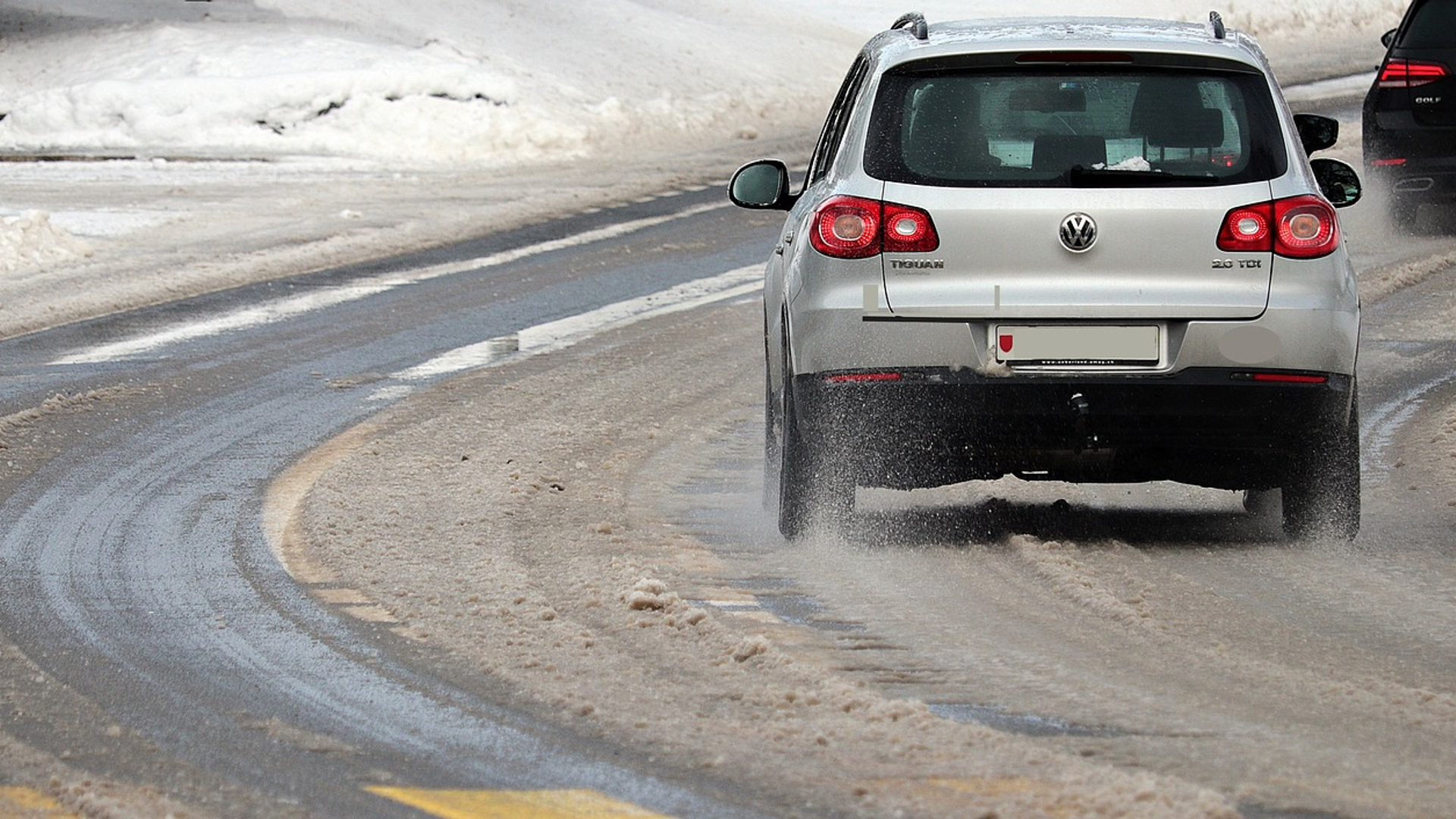 Winter auto weg koud ijs