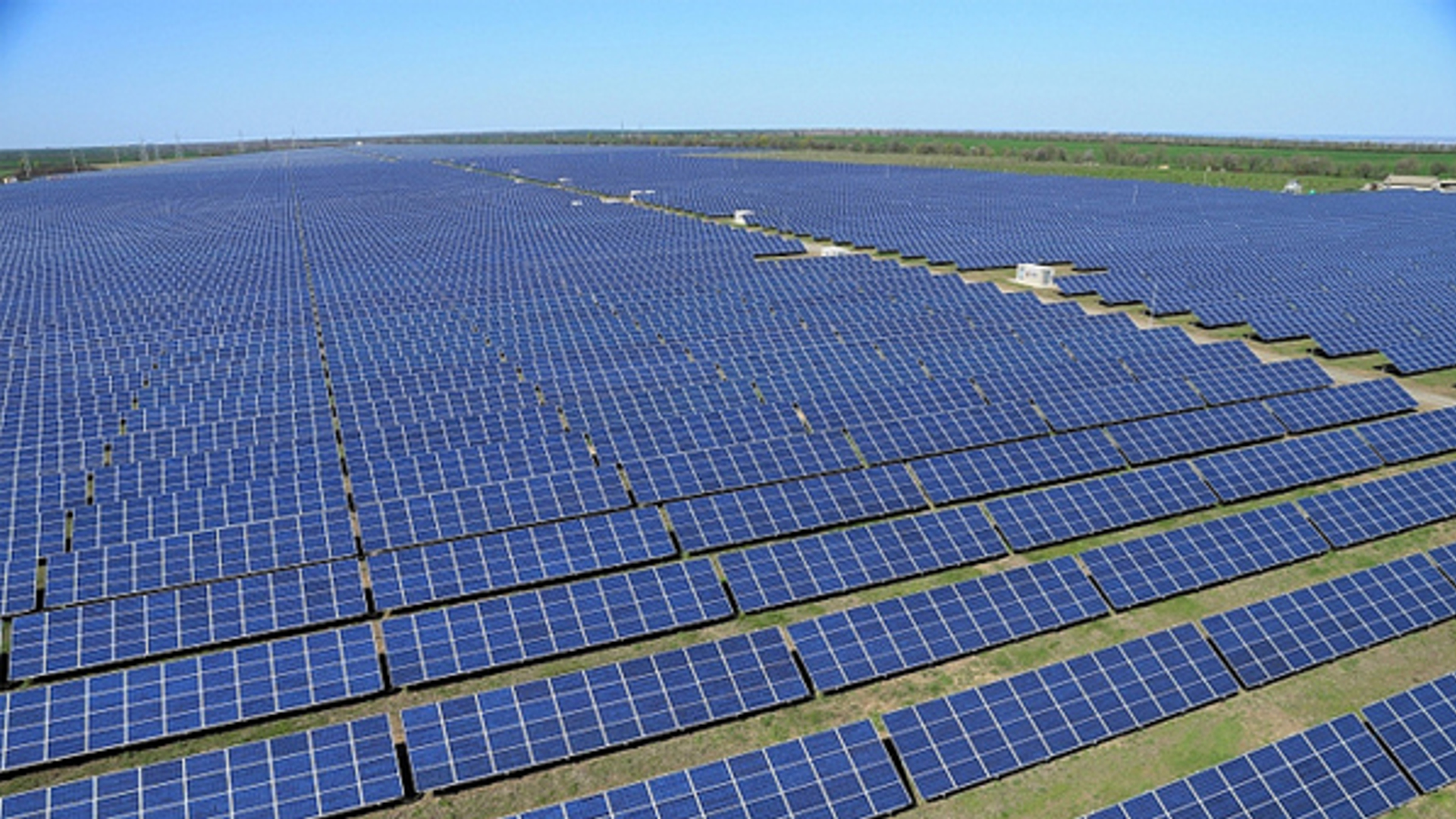 Zonnepanelenpark_Activ-Solar-Flickr.jpg