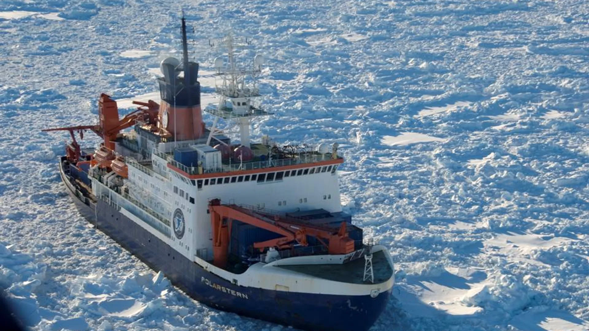 Polarstern_in_ijs-2.jpg