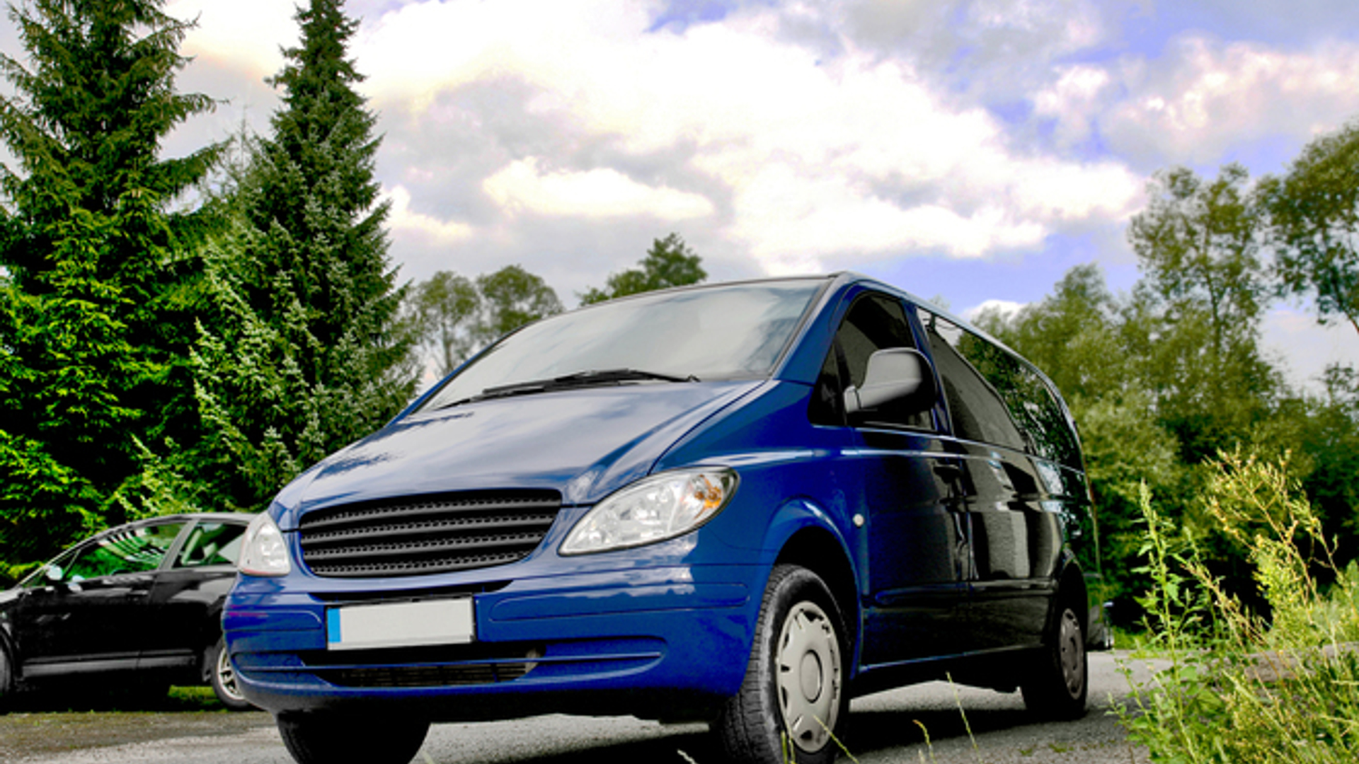 minivan-1448576.jpg