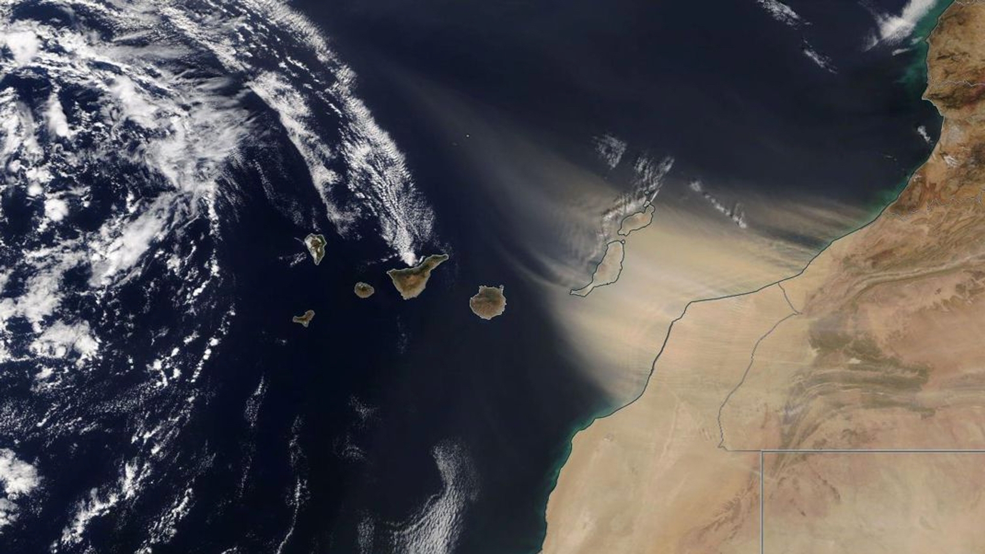 Stofstorm uit de Sahara. Beeld: NASA