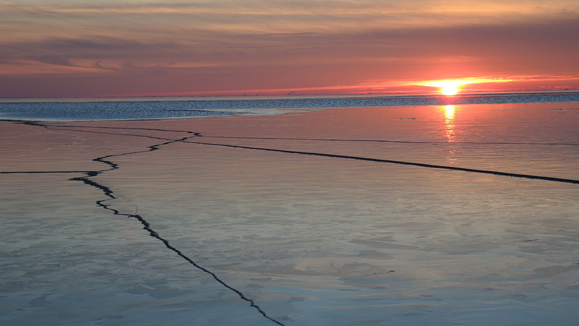 Marker Wadden_Daan Vreugdenhil en Mirte Kruit2