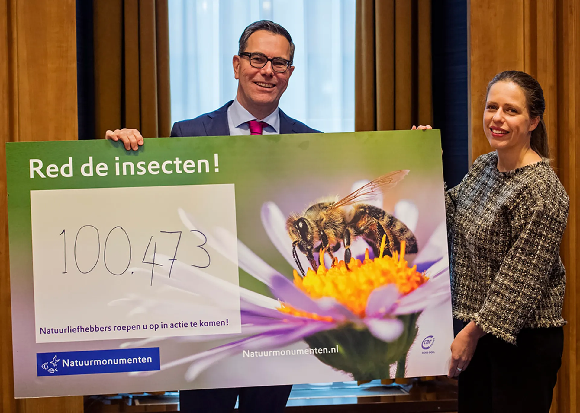 Afbeelding van Minister krijgt 100.000 handtekeningen om insecten te redden