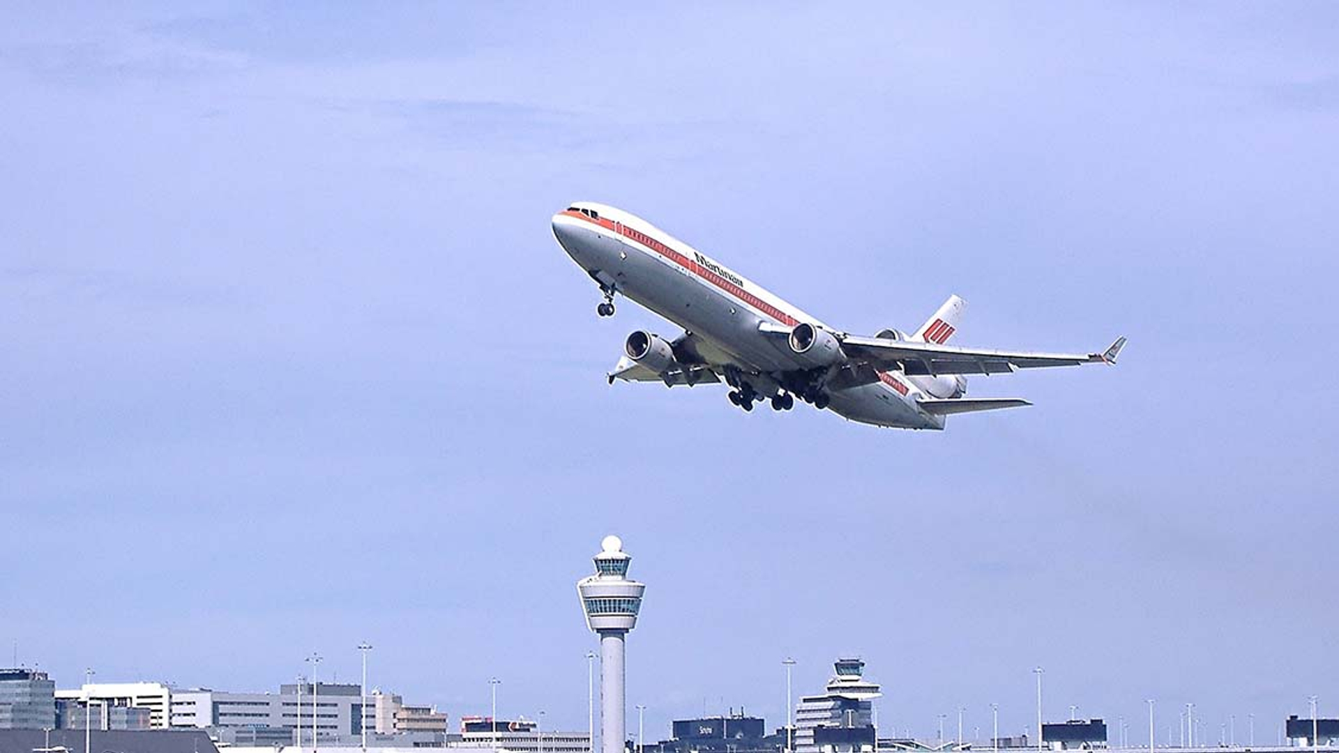 Afbeelding van Natuur & Milieu: Schiphol kan krimpen zonder economische schade