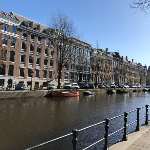 Worden de grachten van Amsterdam net zo helder als die in Venetië?