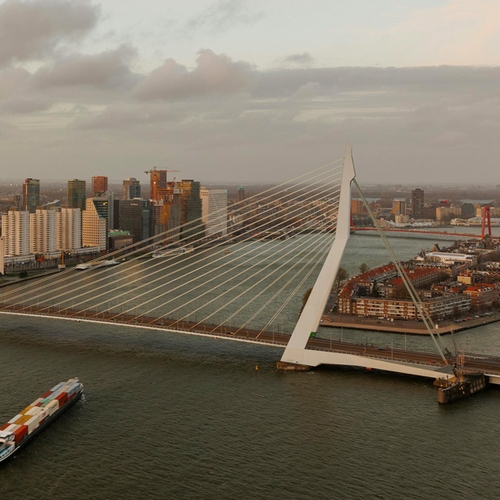Vervuilende bestelauto's vanaf 2025 niet meer welkom in Rotterdam