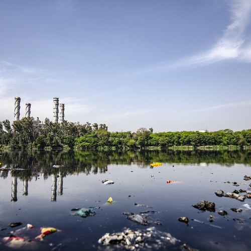 Weer negatief zwemadvies voor water bij Chemours