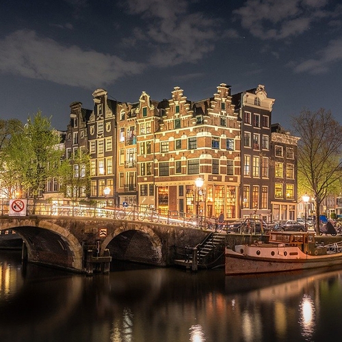 Methaanetende microben houden de grachten van Amsterdam schoon